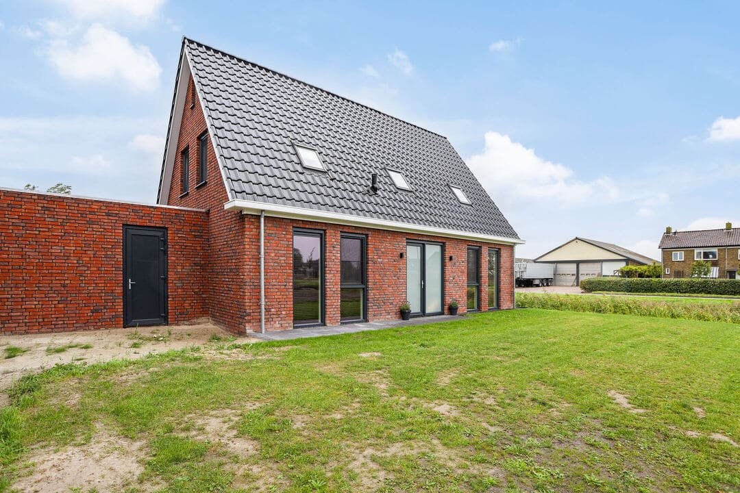 Ternaard project — kunststof kozijnen verdiept profiel RAL 7016